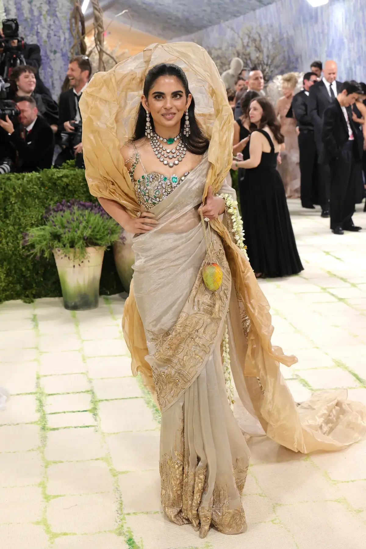 Tại Met Gala 2026, ranh giới giữa thời trang và nghệ thuật gần như bị xóa nhòa hoàn toàn